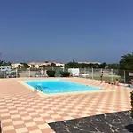 Grand T3 Avec Terrasse, Piscine Et Parking Pres De La - Fr-1-81-242 *