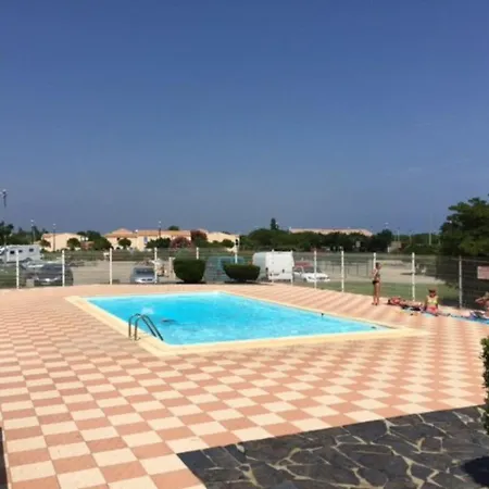 Grand T3 Avec Terrasse, Piscine Et Parking Pres De La - Fr-1-81-242 *