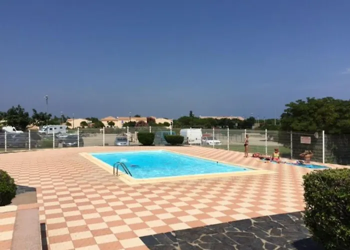 Grand T3 Avec Terrasse, Piscine Et Parking Pres De La - Fr-1-81-242 *